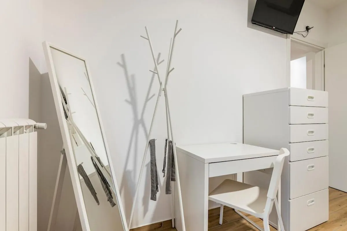 Apartment Emmas Home Cologno Monzese Italy